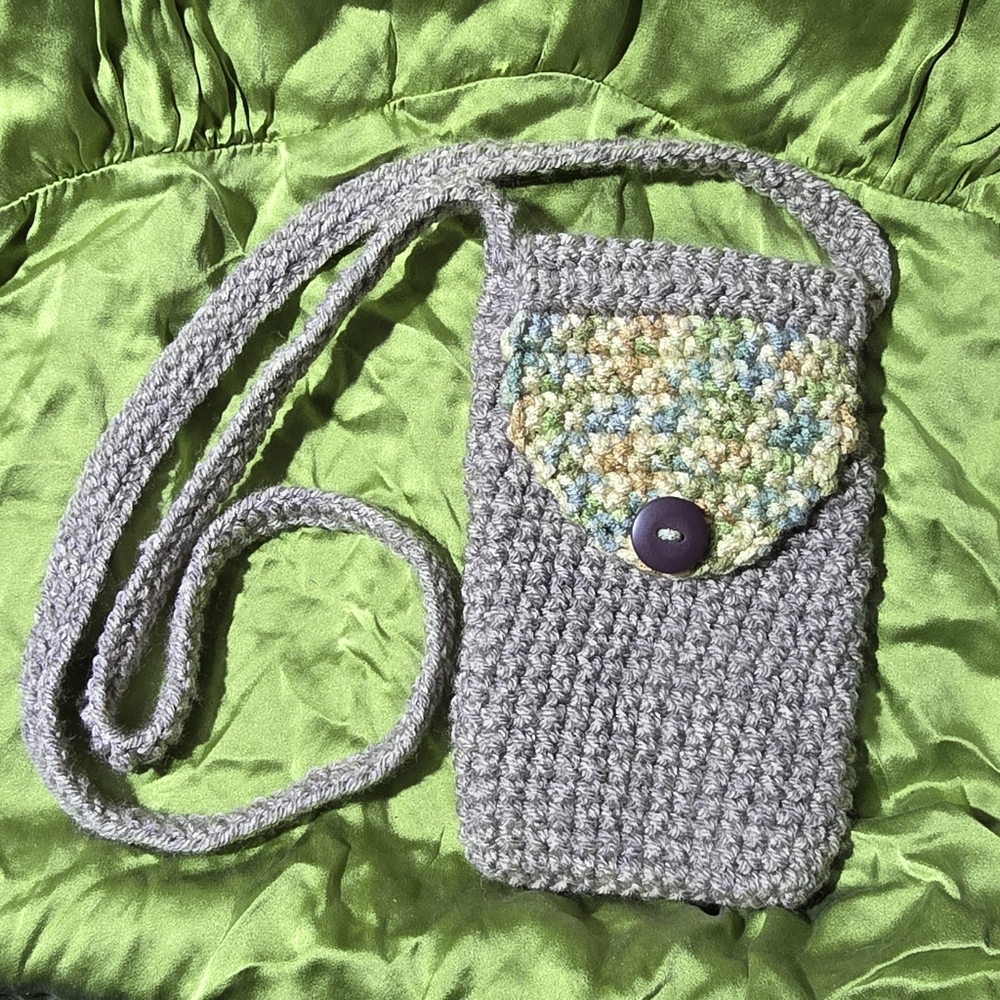 Crochet phone holster